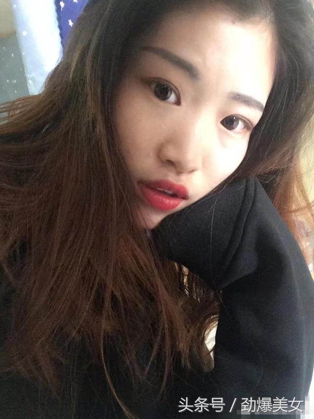 齐鲁师范学院22岁校花，身高170，是一位颜高腿美的女孩！