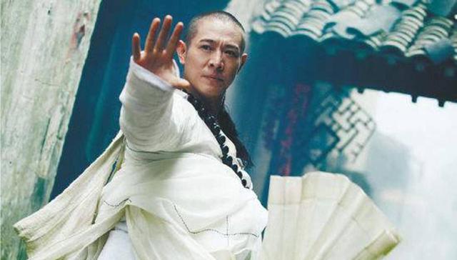 拍《中南海保镖》，李连杰为何要求要有9名保镖保护？