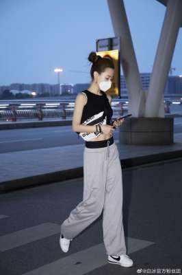 酷帅美女(全能白冰，可盐可甜，酷帅美女，在线撩人)