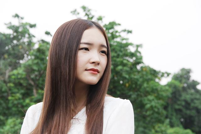 小说：她酒吧喝醉和混混起冲突，却被阔少看上，总裁：她是我的人