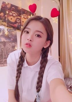 杨超越厉害了！身穿“健美裤”惊艳亮相，网友：这身材真的有吗？