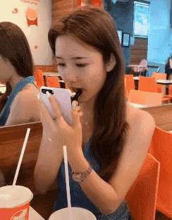 扫帚扫美女(做核酸检测时，遇到一个姑娘，我该怎么套近乎呢？哈哈哈)
