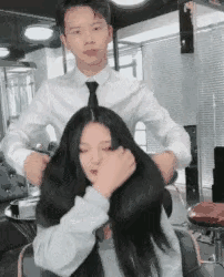 做核酸检测时,遇到一个姑娘,我该怎么套近乎呢?哈哈哈