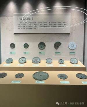 古典美女书画(“对镜梳妆，佳人览镜”——古代美女照镜子)