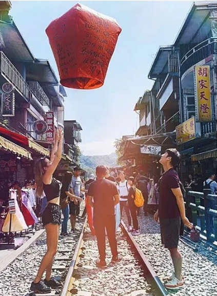 22岁混血美女游历60多个国家,却独爱中国,拍中国风景爆红网络