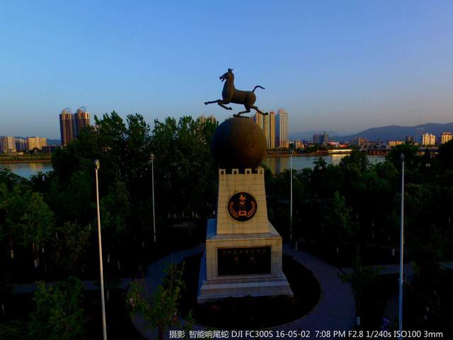 实拍，汉中桥北广场美如画