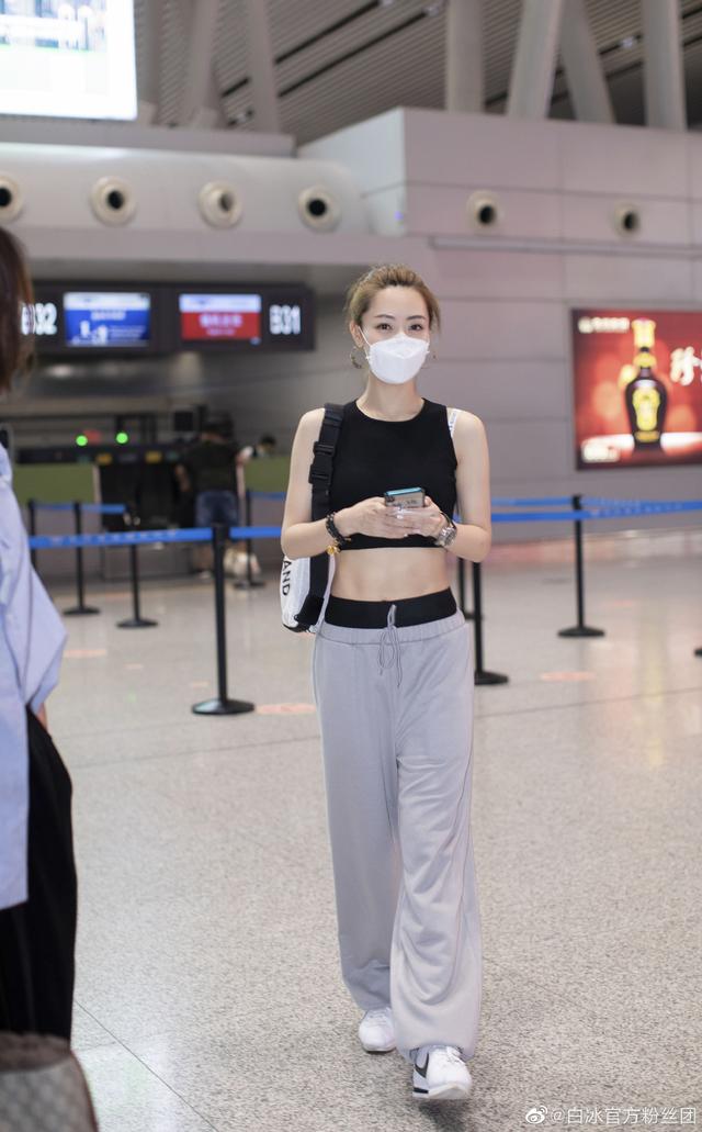 全能白冰，可盐可甜，酷帅美女，在线撩人