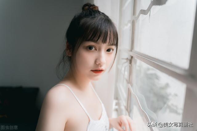 颜值与身材并存的性感美女图片