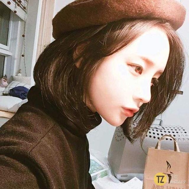 这个清纯脱俗的韩国网红模特，光看她的嘴我就合不拢腿