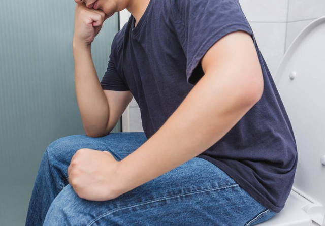 女性洗澡时喜欢“站着尿尿”?4个生理常识,或许对你有益