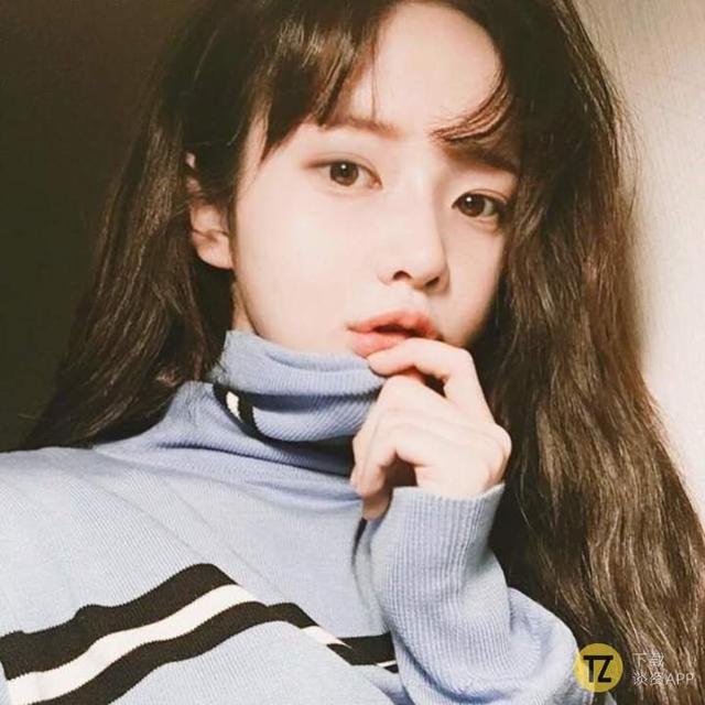 这个清纯脱俗的韩国网红模特，光看她的嘴我就合不拢腿