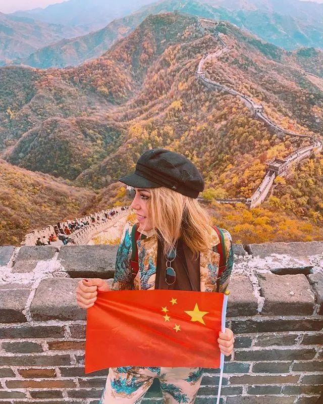 22岁混血美女游历60多个国家,却独爱中国,拍中国风景爆红网络