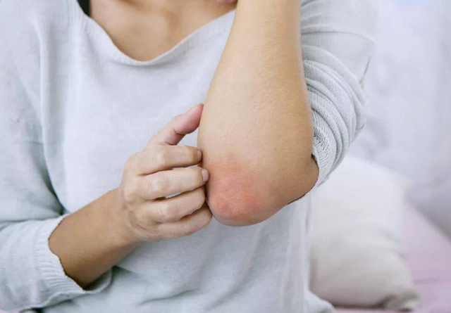 女性洗澡时喜欢“站着尿尿”?4个生理常识,或许对你有益