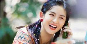 来个四川美女(盘点来自四川的20位美女明星，个个貌美如花，你最喜欢谁？)
