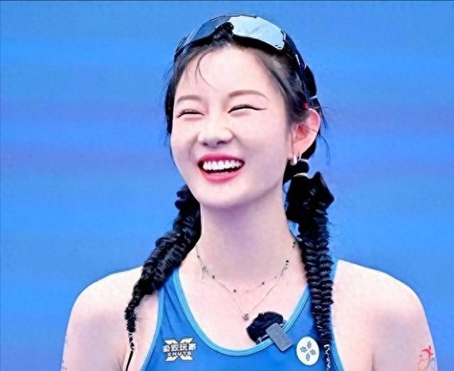 体坛高颜值美女冯竟爽，173cm的黄金臀腿比，真“人间尤物”！