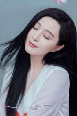 美女漏着乳头的图片(范冰冰爆最新写真照 胸部图片让人深思  半透视照片获好评)