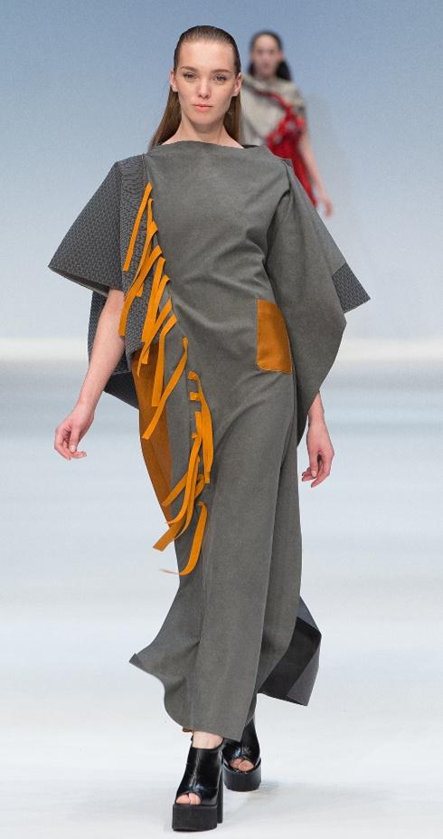 废塑料瓶做衣服，大豆做汽车座椅？这个真是我读书少吗？