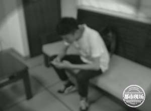 美女和毛片(“美女”网上卖视频，还提供裸聊服务，22岁小伙被骗惨)