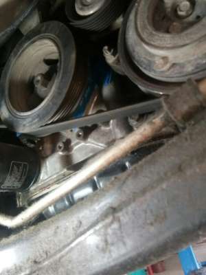 汽车发动机滋滋声(天冷了，汽车冷车启动出现吱吱的响，这是车子要罢工的征兆啊)