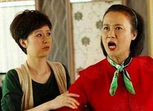 美女主动献身(少女竟被大叔带到酒店，美女主动脱去衣服，献身五十岁的老男人)