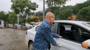 汽车座椅皮套(车子织物座椅有必要包真皮吗？听过来人的实话，别等到夏天才后悔)