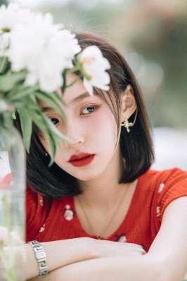 下午美女(美艳小姐姐的下午茶时光，网友：你怎么这么漂亮)