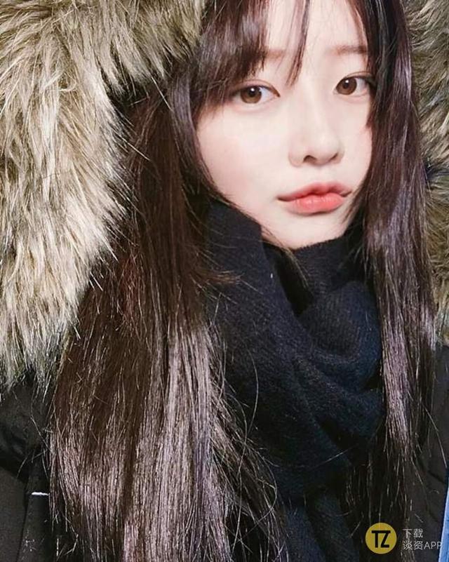 这个清纯脱俗的韩国网红模特，光看她的嘴我就合不拢腿
