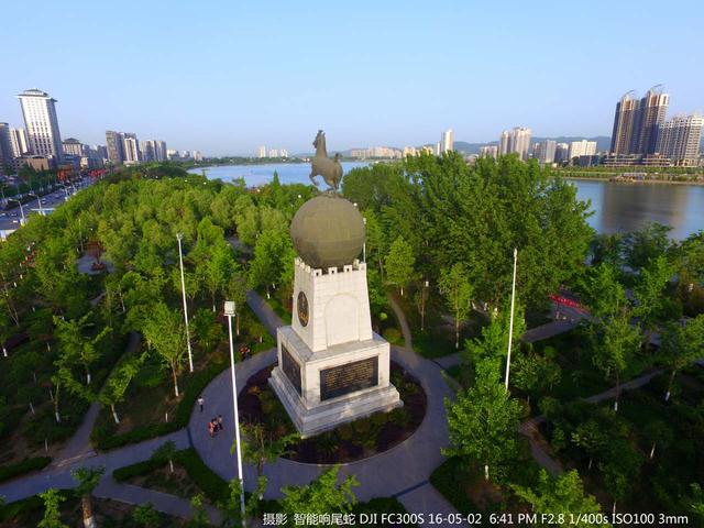 实拍，汉中桥北广场美如画