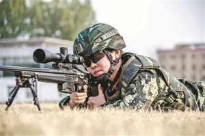 撸的美女图片(“Z世代”特战女兵龚文露的青春写真)