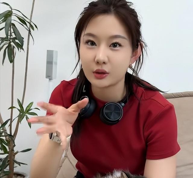 体坛高颜值美女冯竟爽，173cm的黄金臀腿比，真“人间尤物”！