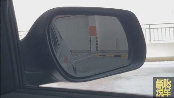 考完驾照还是停不好车?2分钟学会真实路况倒车入库