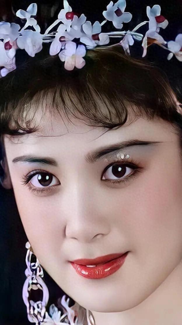 盘点眼睛最好看的10位华人美女演员,每一位都很有特色