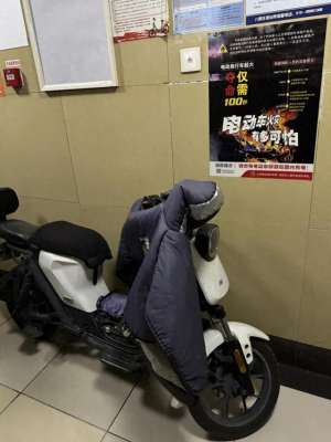 汽车违法停车怎么处罚(“夺命100秒”海报下，还在违法停放？处罚)