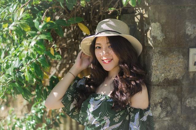 小说：美女被小混混指着侮辱，穷小子一拳轰断他手指