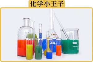 汽车换玻璃水(3分钟自制靠谱玻璃水，绝不是洗洁精加水这么简单)