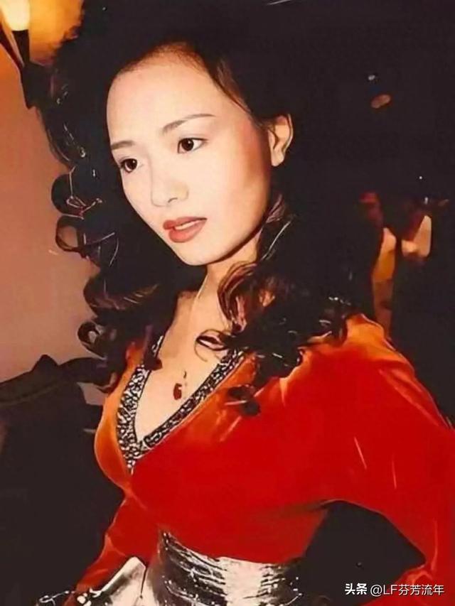 叶子楣的逆袭之路:贫穷少女的波霸女神传奇