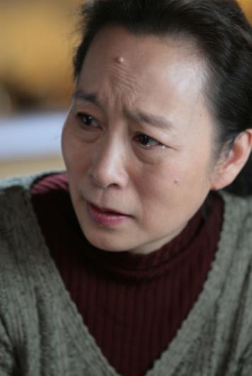 中国10位女戏骨，关东老太因病离世，最后1位是耄耋老人