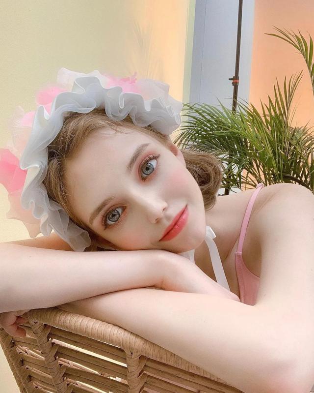 “人间芭比”?韩国超火模特真可爱,拥有3D胸,天鹅颈,让人嫉妒