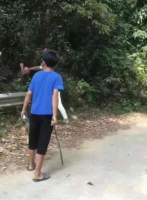棍区郭美女(韶关14岁男孩被人殴打并拍视频，家长称曾拒绝吸烟，已获赔)