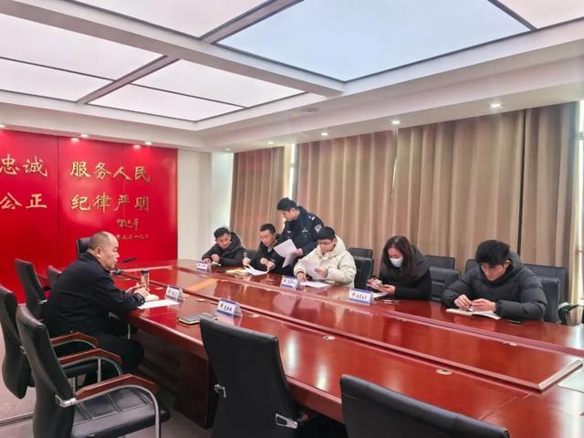整治共享单车“乱象”！与共享单车负责人约谈！