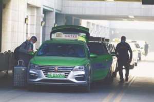 郑州通美汽车(探访5家出租车公司的2700辆车 换“绿牌”的不到一成)