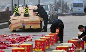 汽车排放量大好还是小(放烟花爆竹和汽车尾气哪个污染大)