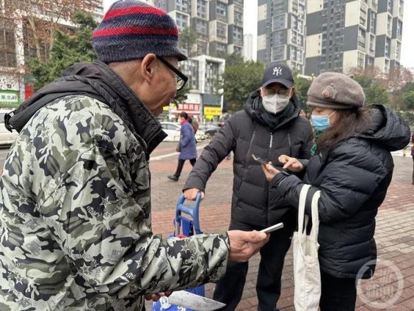 78岁的城市磨刀人：磨刀半世纪 撑起一个家