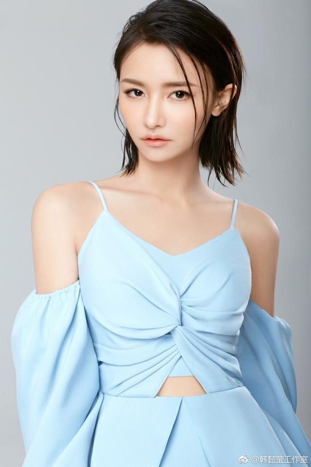 LOL Miss晒性感照，粉丝：喉结呢？可能被P掉了丨悦竞有料