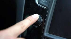 启动汽车钥匙(一键启动只是给车主点火？这些功能你肯定不知道，白浪费了)