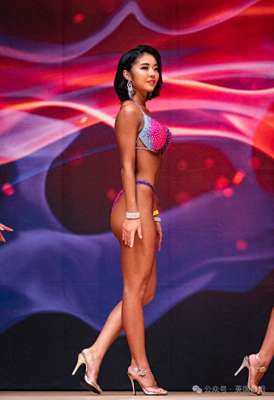 日本最美女高中生(日本18岁女高中生变身比基尼健美女神肌肉反差照引惊呼：这元气)