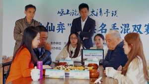 陈盈美女(崂山掀起围棋热潮，美女棋手也是靓丽风景)