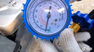 汽车加氟教学(教你给汽车安全加氟的方法)